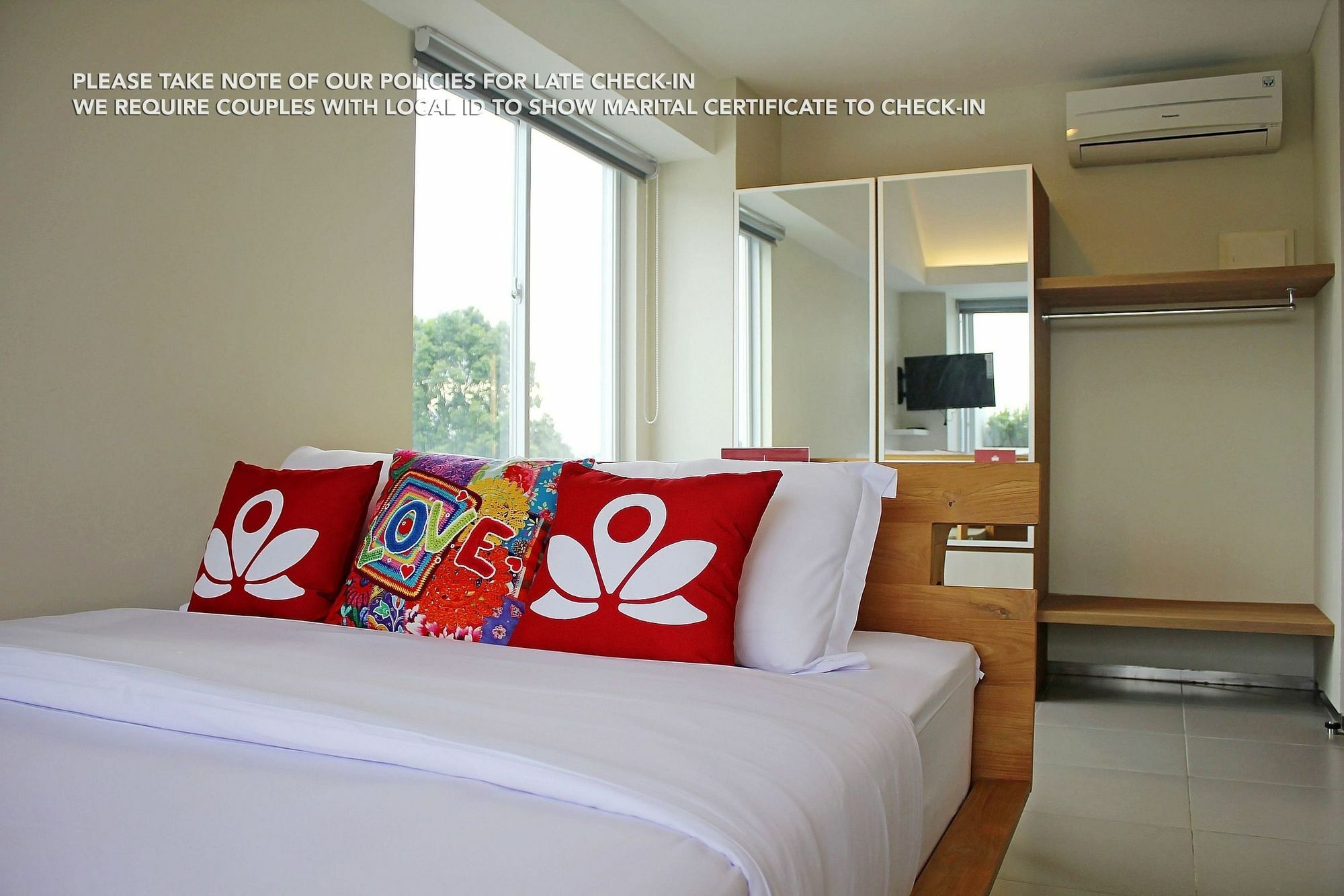 Zen Rooms Patra Kuningan Syariah Giacarta Esterno foto