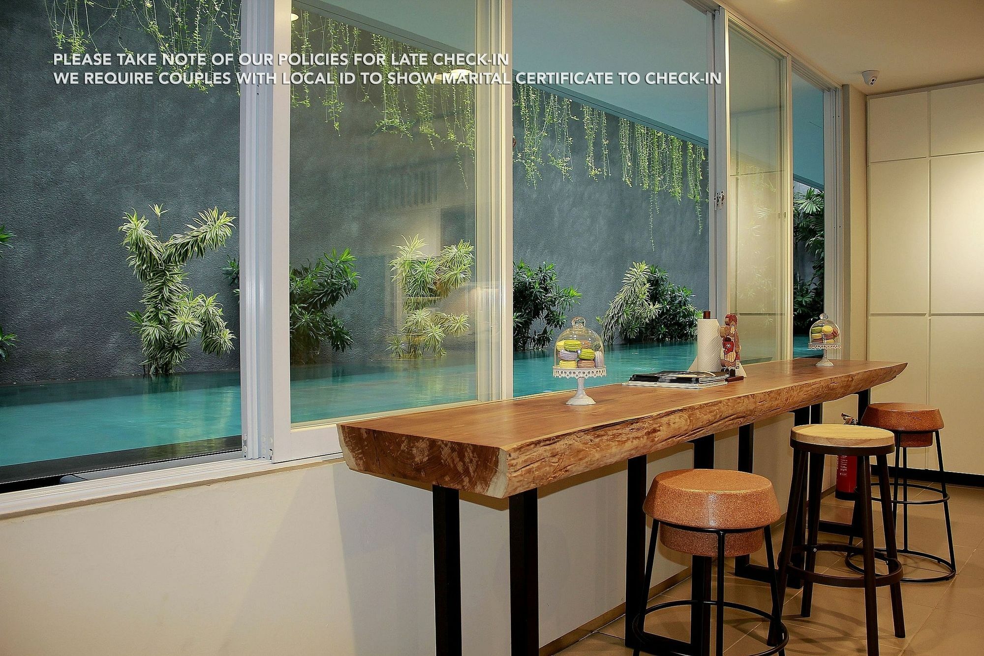Zen Rooms Patra Kuningan Syariah Giacarta Esterno foto