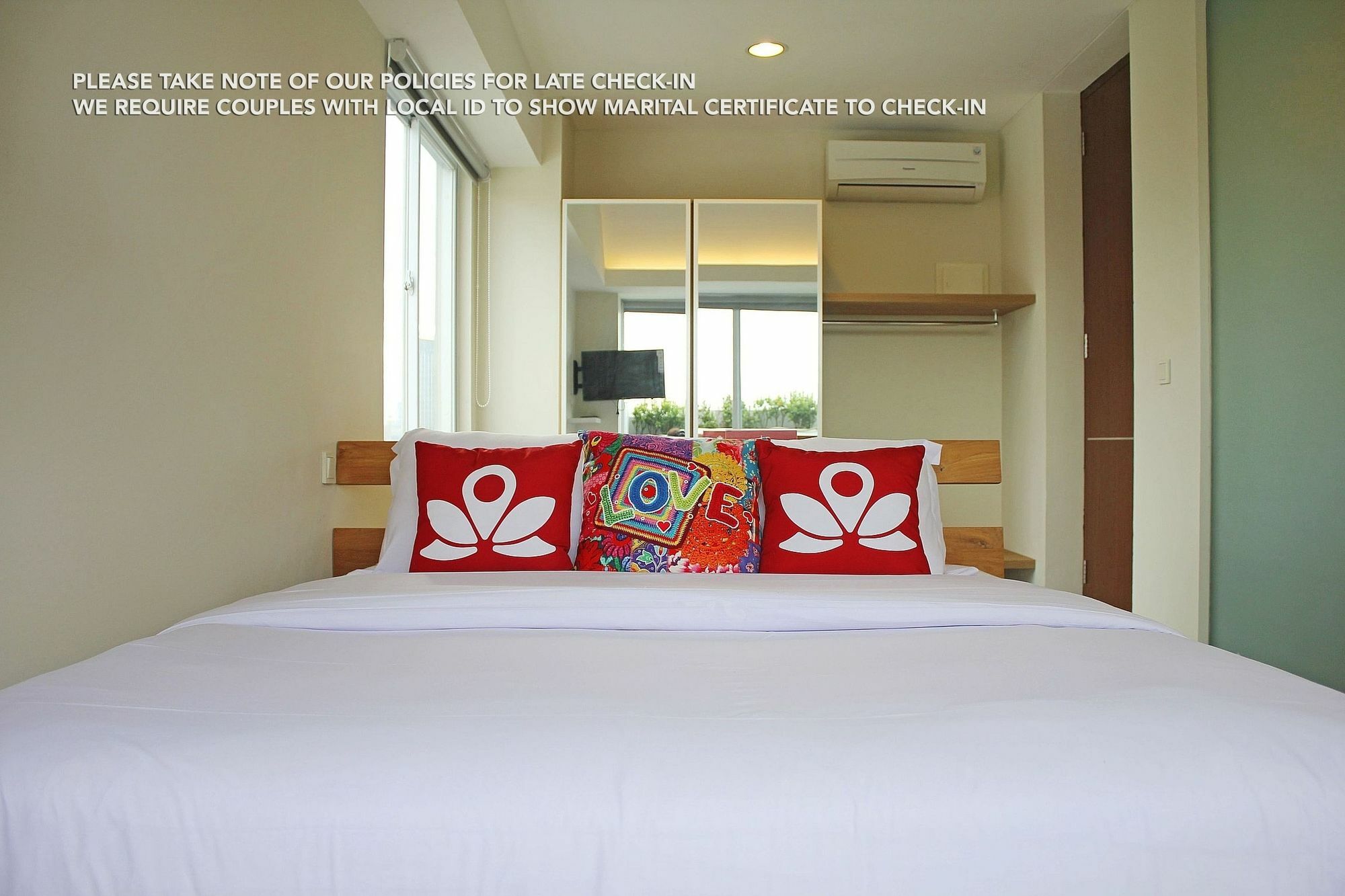 Zen Rooms Patra Kuningan Syariah Giacarta Esterno foto